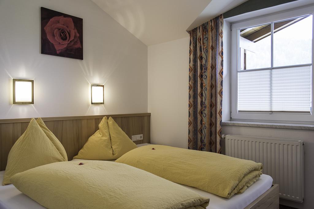 Gasthof Brentwirt Leogang Room photo
